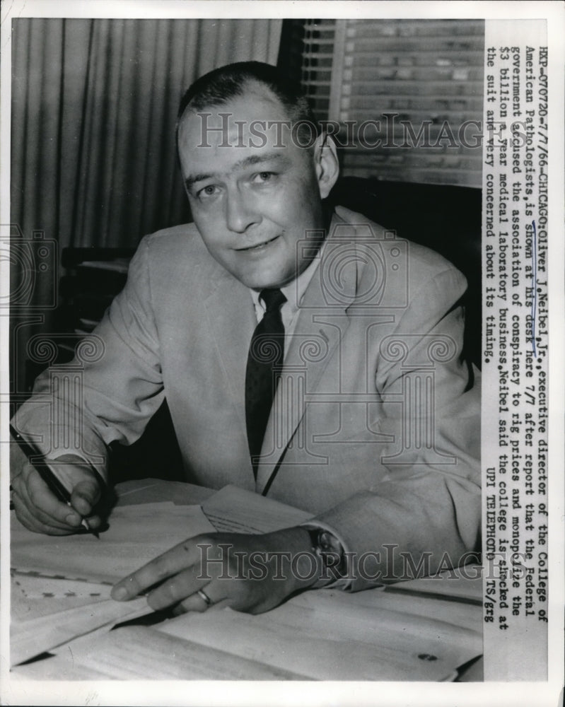 1966 Press Photo Oliver Neibel Jr.,Exec. Dir. of College of American Pathologist