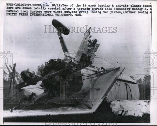 1958 Press Photo Tornado strikes in Florida demolishing two airplanes