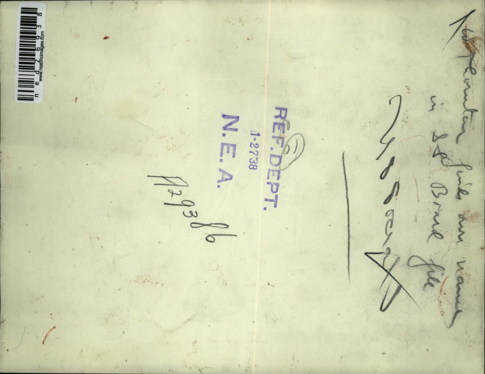 1938 Press Photo Thornton looks up U.S. Social Security name