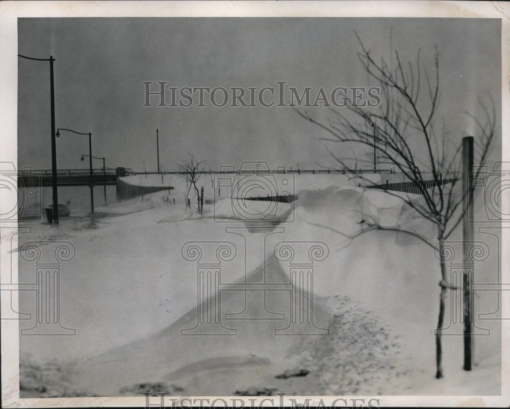 1958 Press Photo Winter Wonderland of wind patterned drifts on East Shoreway