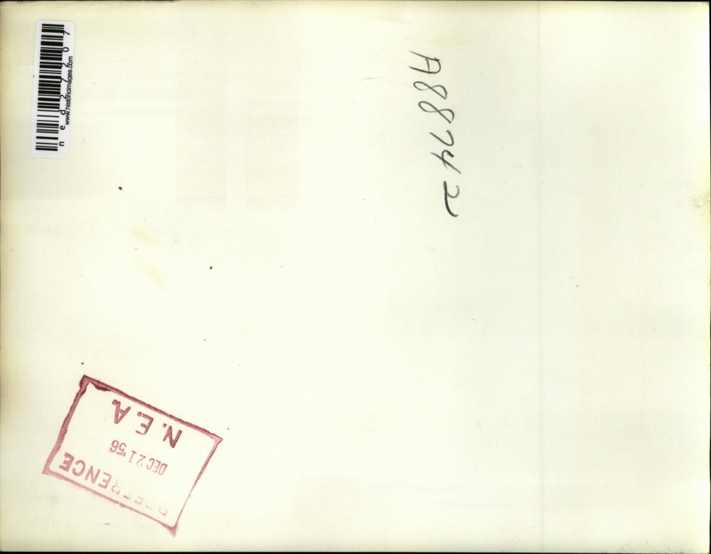 1956 Press Photo Ed Brown and Jack O'Shea prepare their boat for their voyage