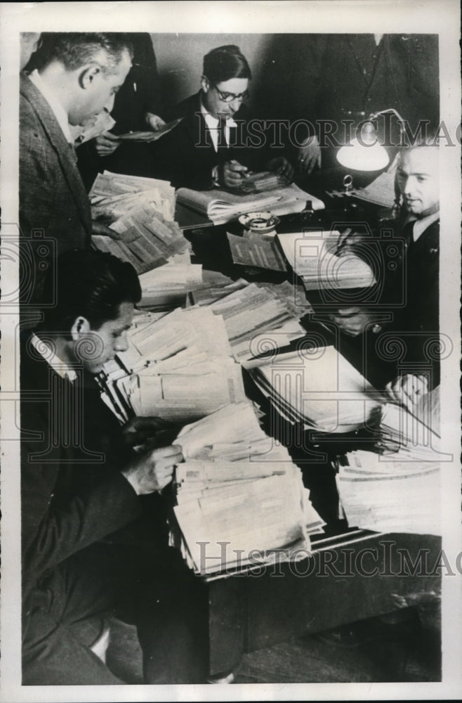 1938 Press Photo Rome Italy clerks sort through hundreds of telegrams