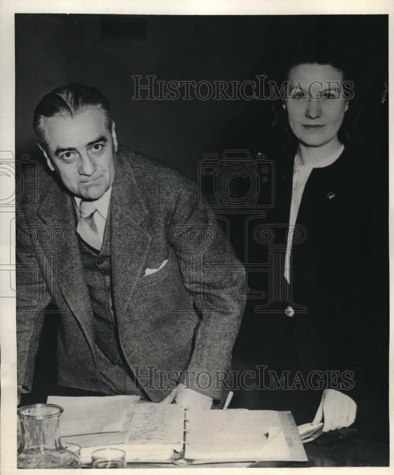 Load image into Gallery viewer, 1947 Press Photo Gladys Broadhurst and attorney, William H. Langroise During
