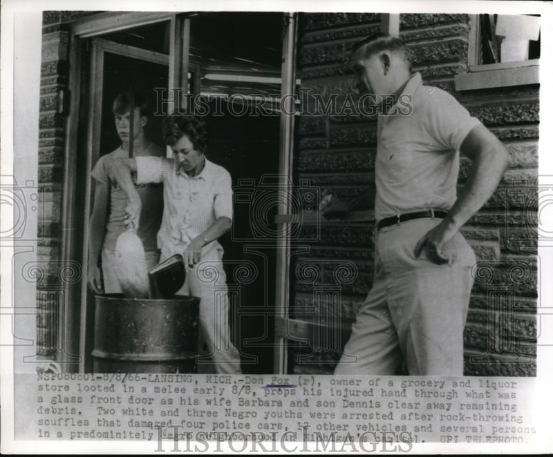 Load image into Gallery viewer, 1966 Press Photo Don Fox, owner of a grocery and liquor store looted in a melee
