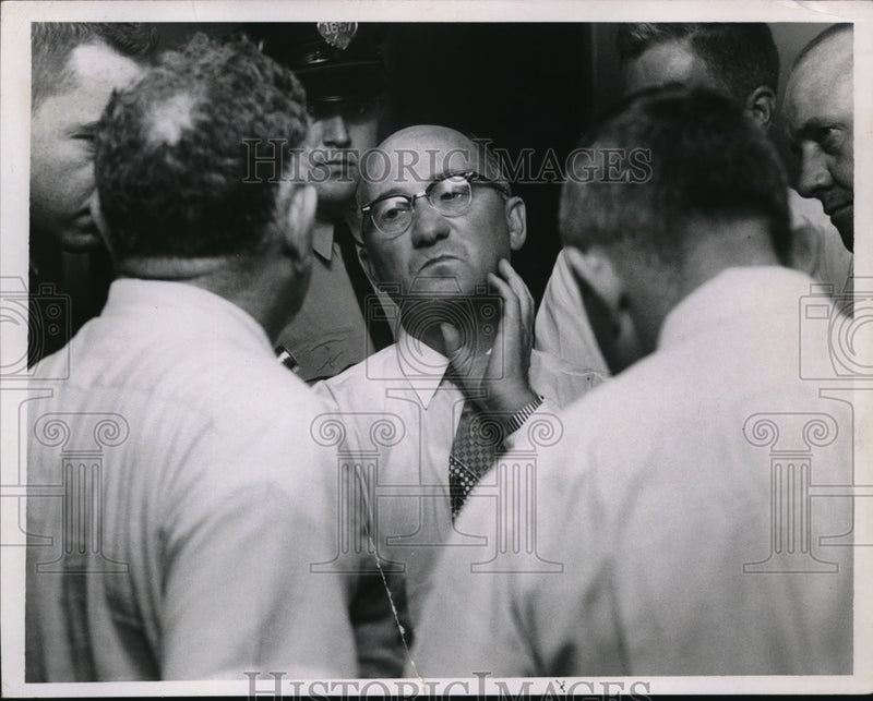 Load image into Gallery viewer, 1959 Press Photo Herbert Fox, Cleveland Trust, Branch Manager.
