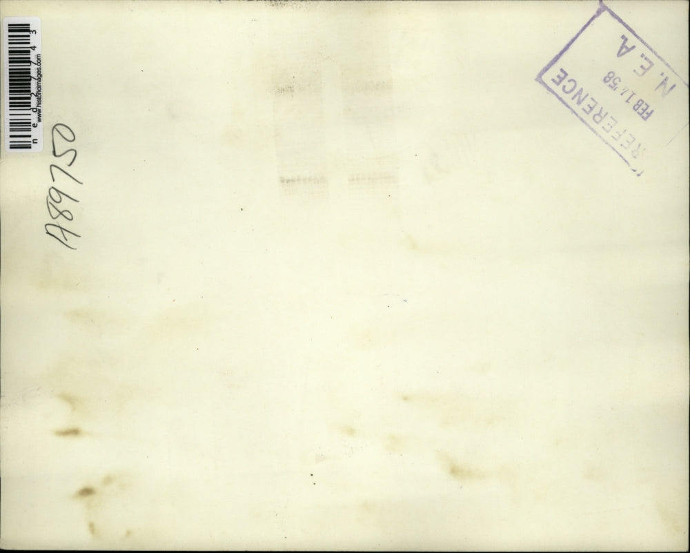 1958 Press Photo Roy W. Johnson, executive of General Electric, speaks to press