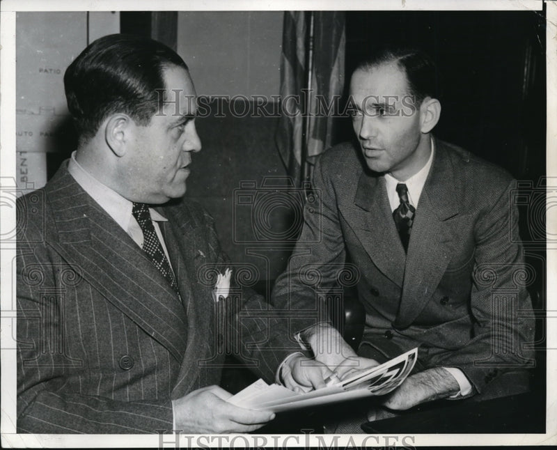 Load image into Gallery viewer, 1940 Press Photo Attorney Nathan O. Friedman for Pete Pianezzi (right)
