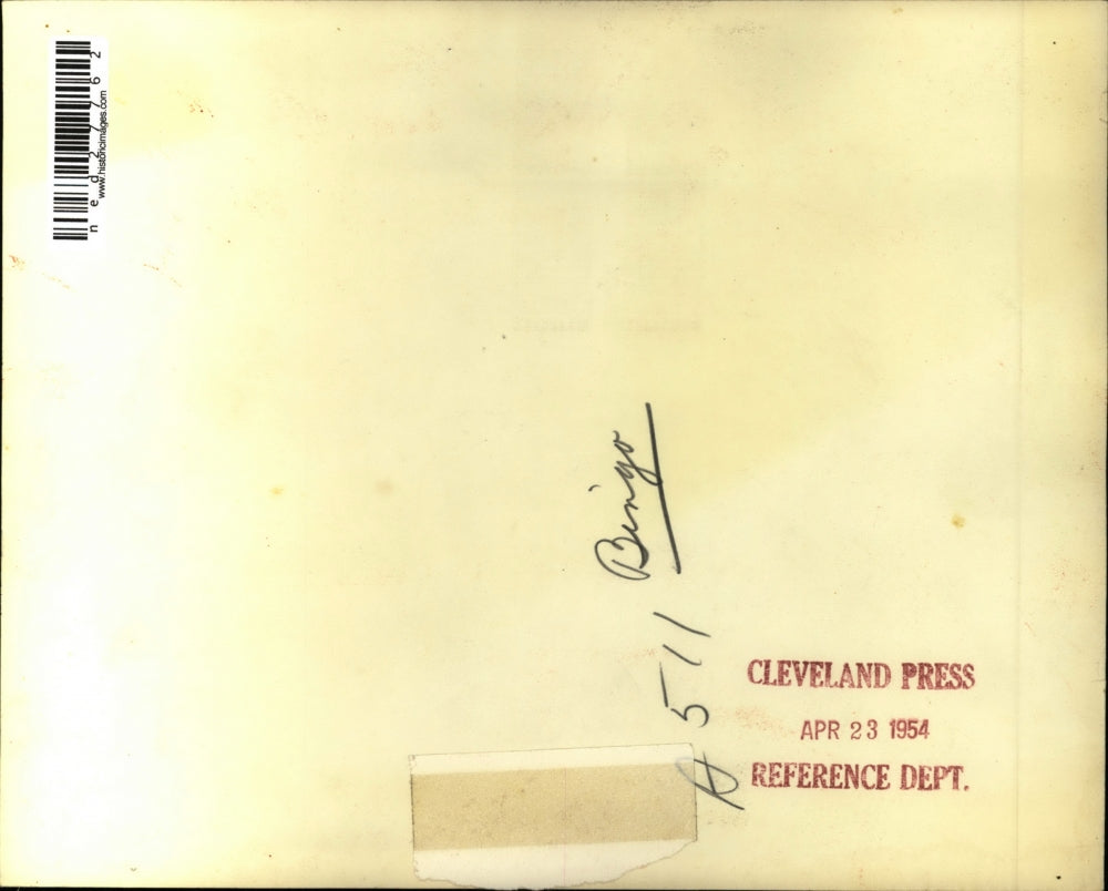 1954 Press Photo Rev. Charles Casserly, pastor of Mt. Virgin Catholic Church