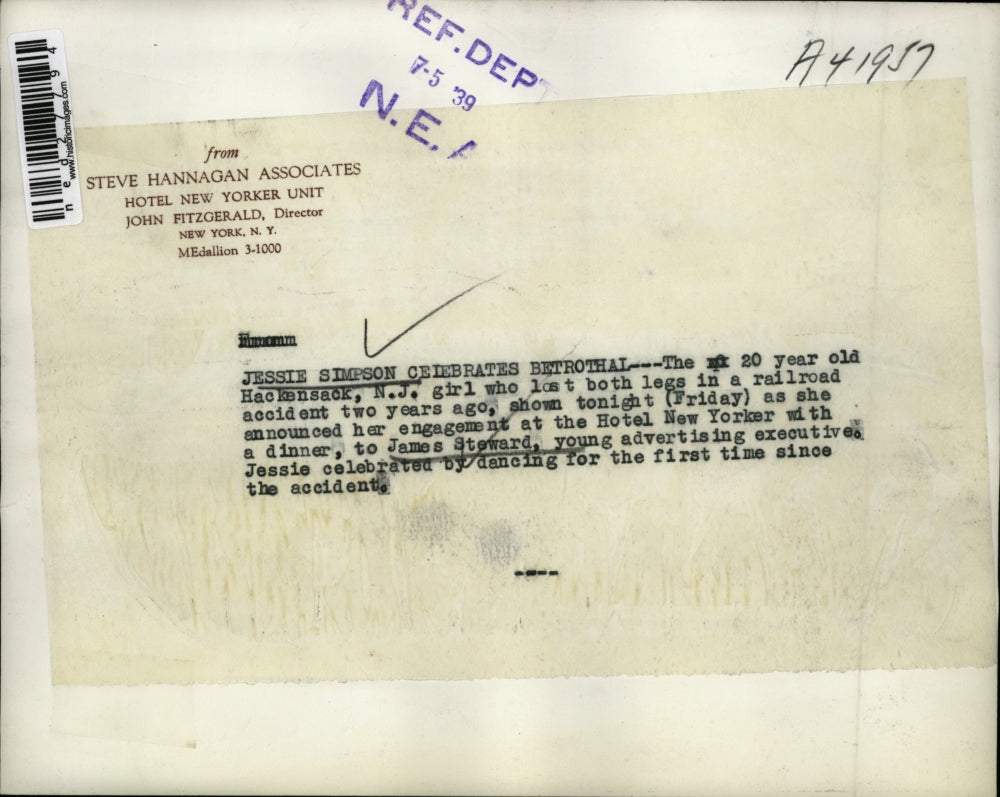 1939 Press Photo Jessie Simpson celebrates engagement to James Steward at Hotel