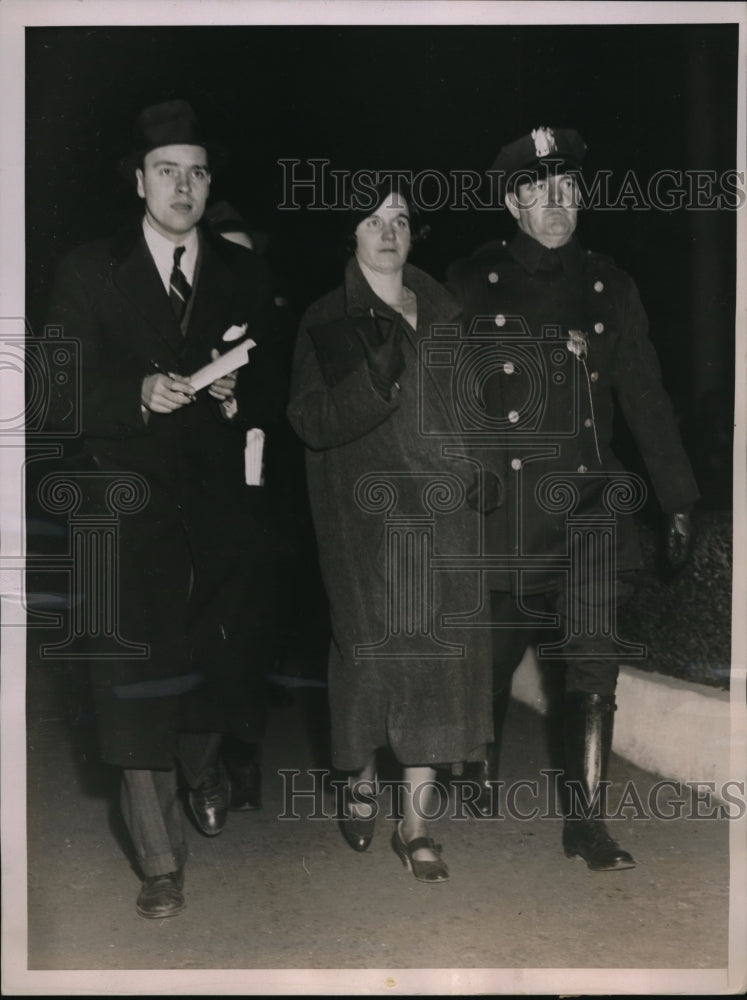 1936 Press Photo Helen Benshoff rushed to her sick sons bedside.