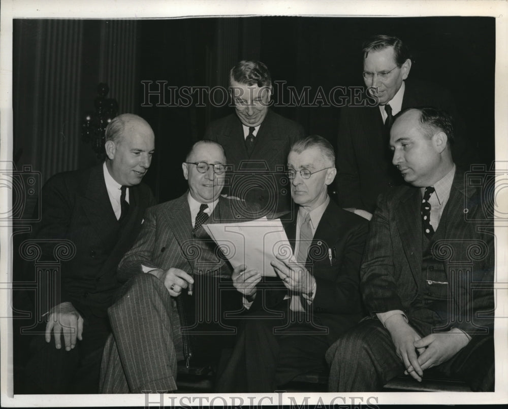 1940 Press Photo Pictured at hearing of National Labor Relations BOard are