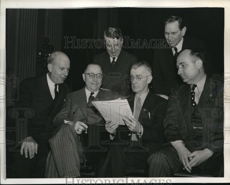 Load image into Gallery viewer, 1940 Press Photo Pictured at hearing of National Labor Relations BOard are
