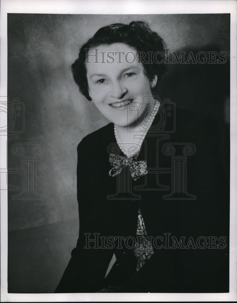 1953 Press Photo Mrs Rennie O'Mahony of London England