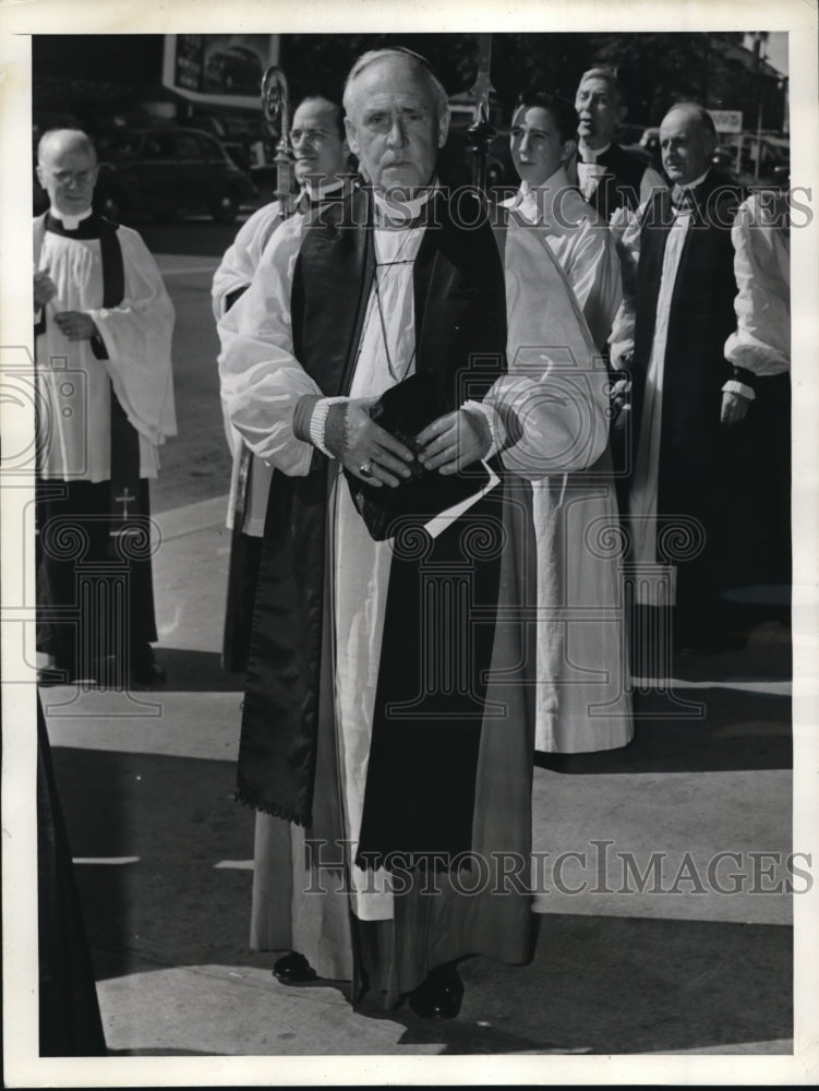 Load image into Gallery viewer, 1940 Press Photo Primate Darwyn T. Owen, the leader of Canadian Episcopal
