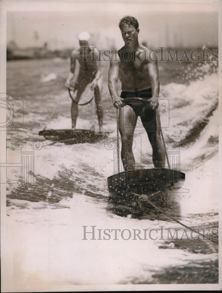 Load image into Gallery viewer, 1936 Press Photo Audrey Norman Practice Run For Aquaplane Race
