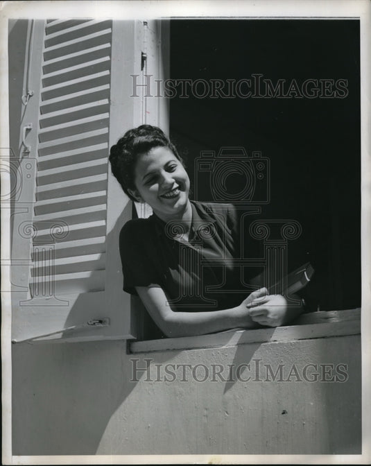 1948 Press Photo Siana Olivieri , Senior in Home Economics