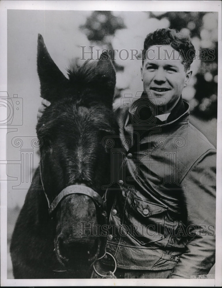 1936 Press Photo Vern Osborns story of chasing a rabbit on Mule back won for him