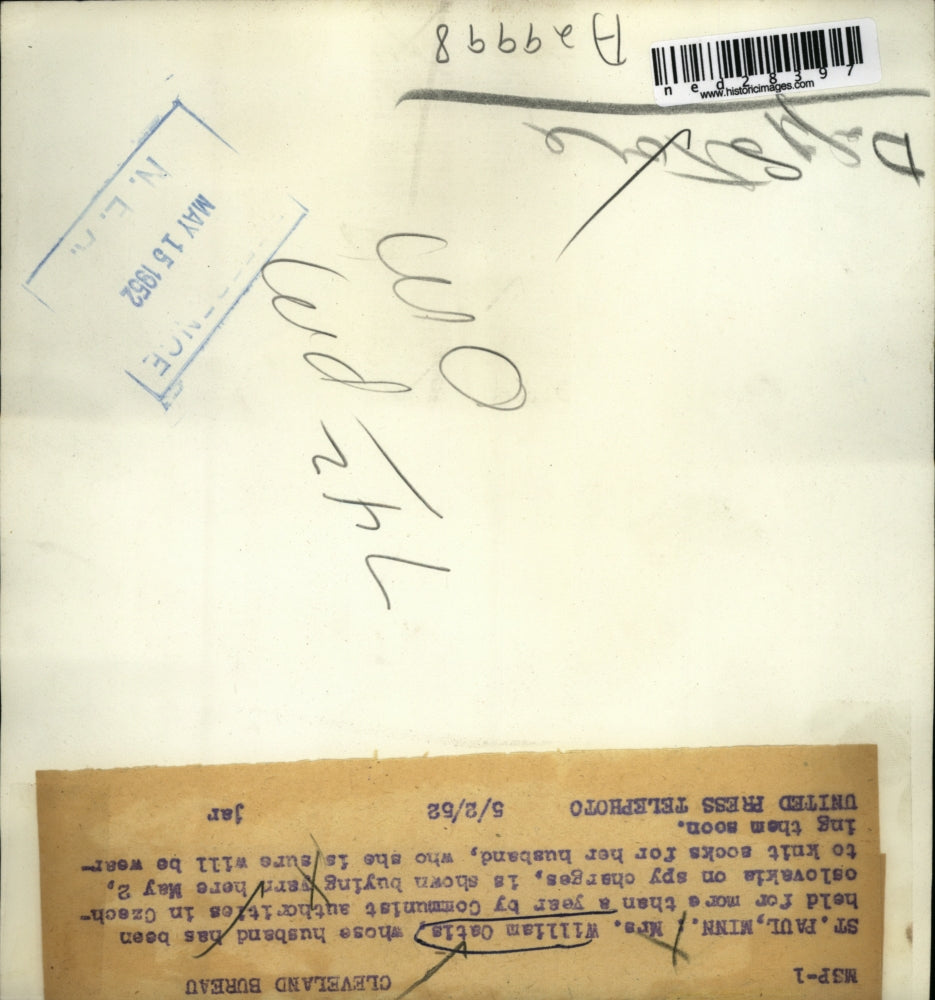 1952 Press Photo St Paul Minn Mrs William Oatis who husband has been held for