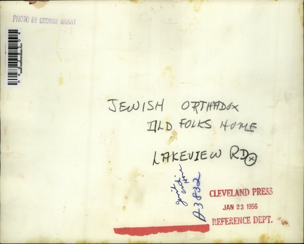 1956 Press Photo Jewish Orthodox Old Folks Home.