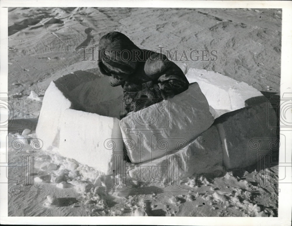 1943 Press Photo First Row of Snow Blocks for Igloo. - Historic Images