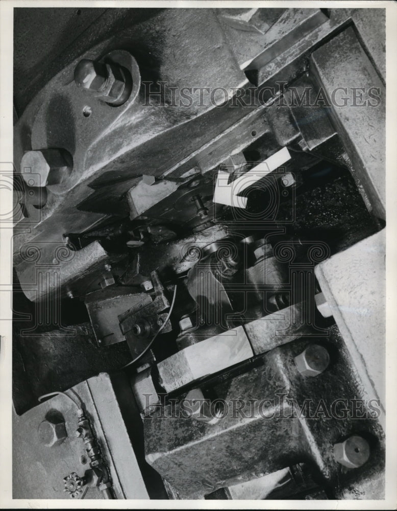 1959 Press Photo 2 step operation on this 3/4 inch national cold header produces