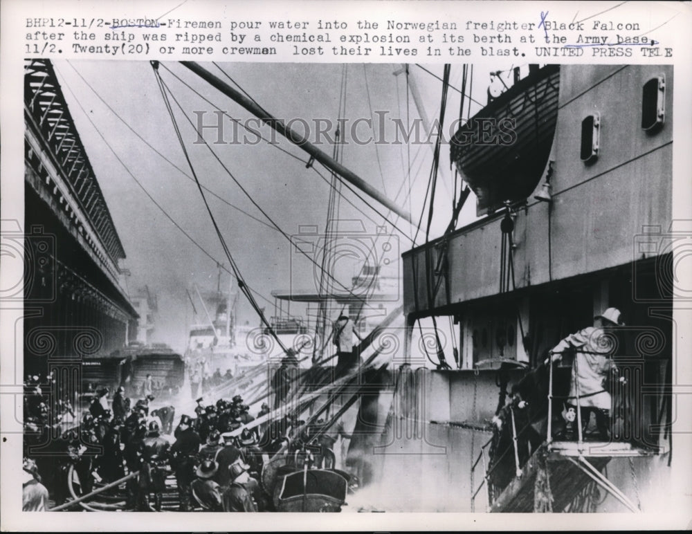 1953 Press Photo Firemen Pour Water Into Norwegian Freighter