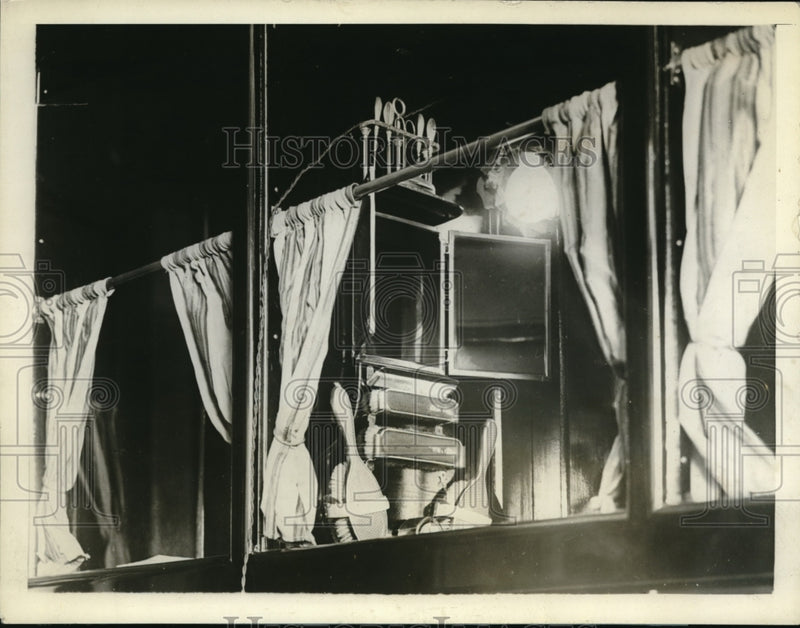 Load image into Gallery viewer, 1928 Press Photo Mr. Pemberton Billing Owns An Auto That He Calls "Land Yacht"
