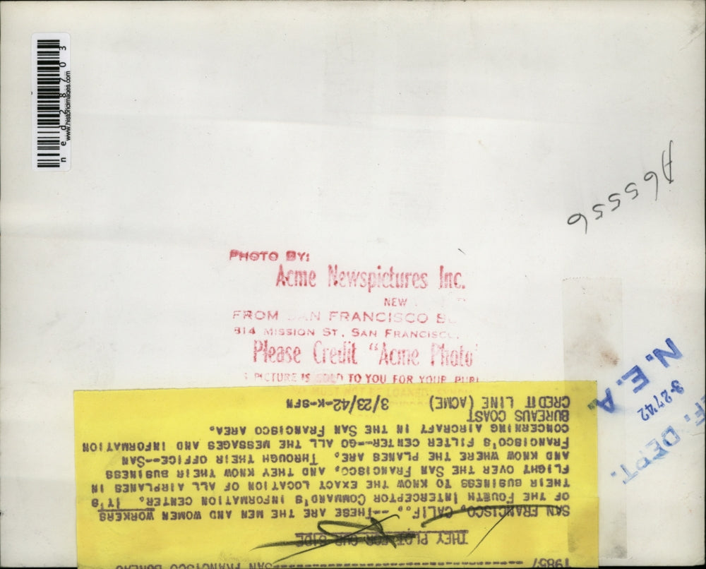 1942 Press Photo The men and woman workers of the fourth interceptor