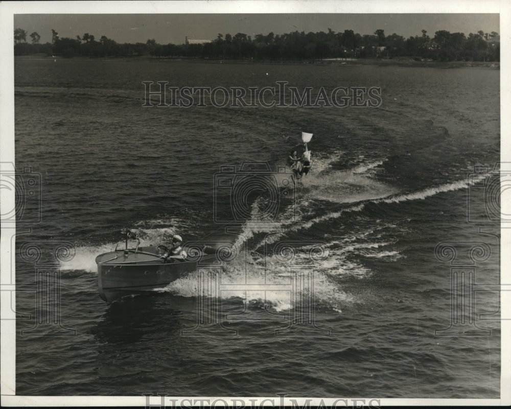 1932 Press Photo David Leonard protest a foul as Ruth Wirt