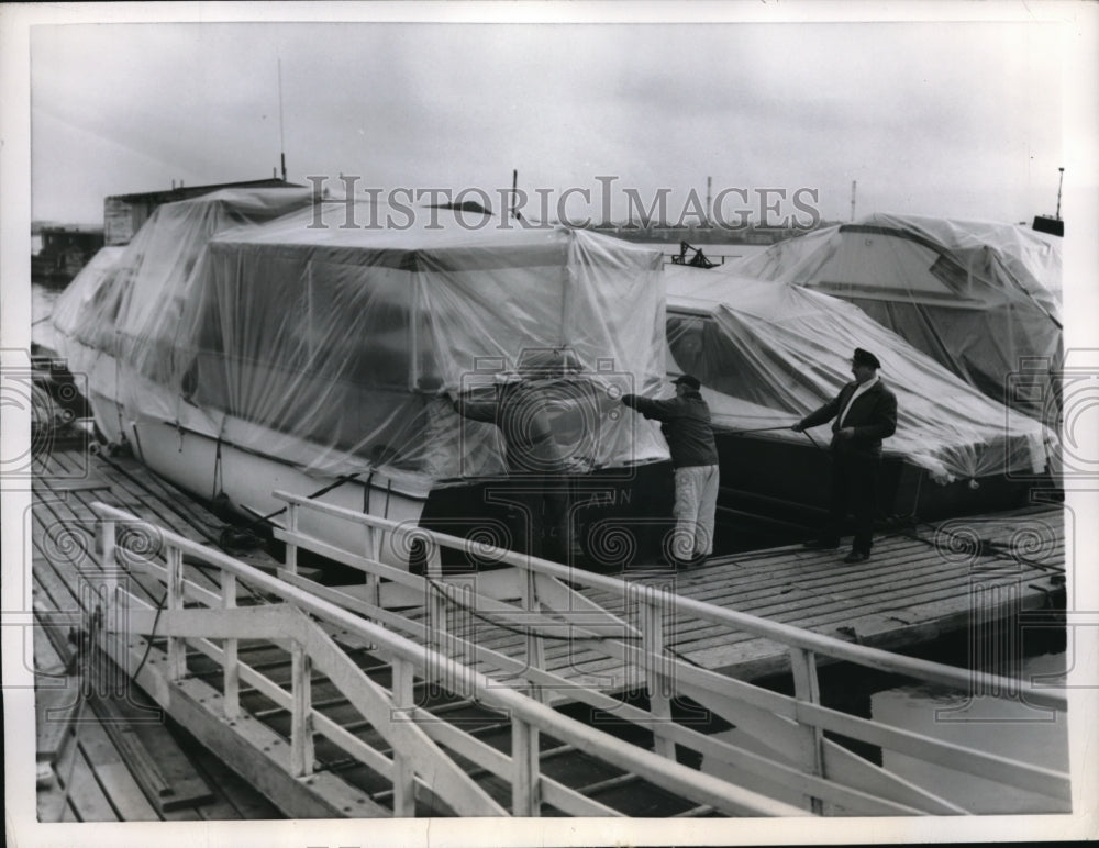 1955 Press Photo Workers But Plastic Covers Over Yachts For The Winter
