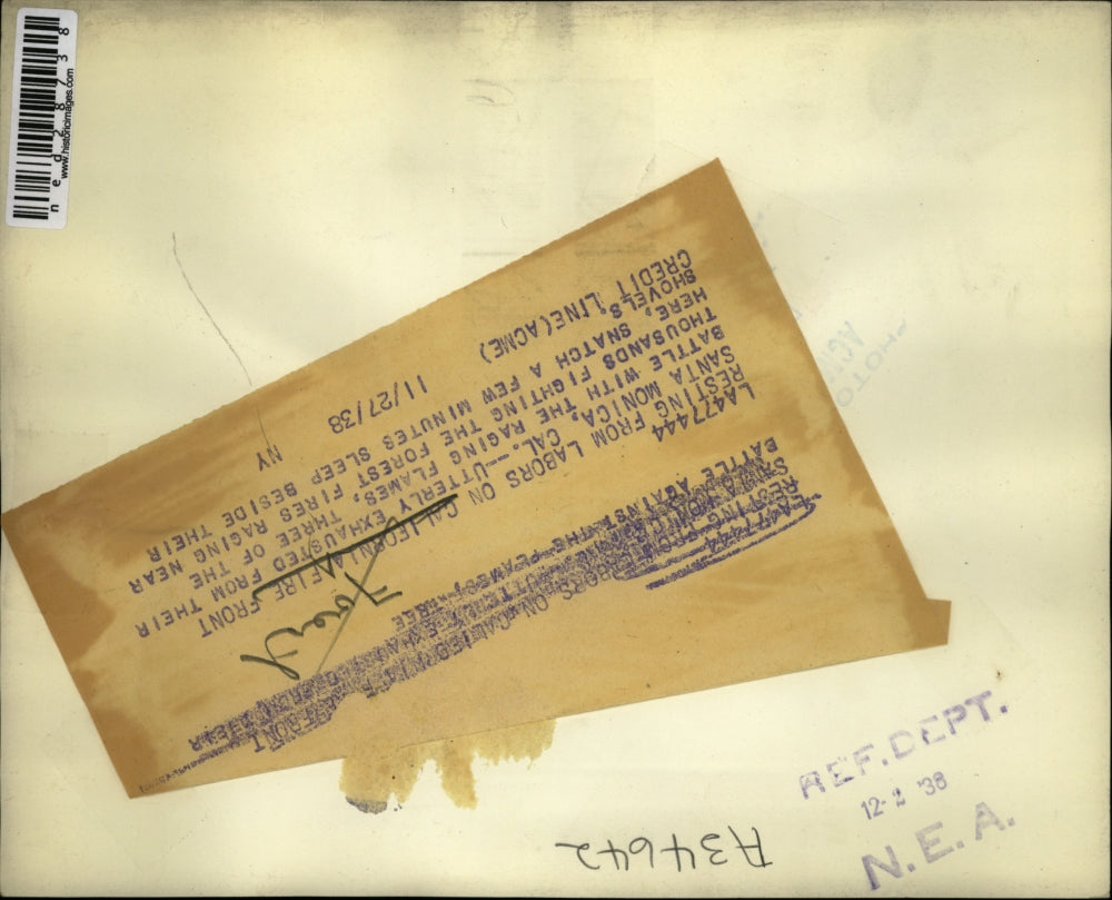 1938 Press Photo Resting from labors on California fire front