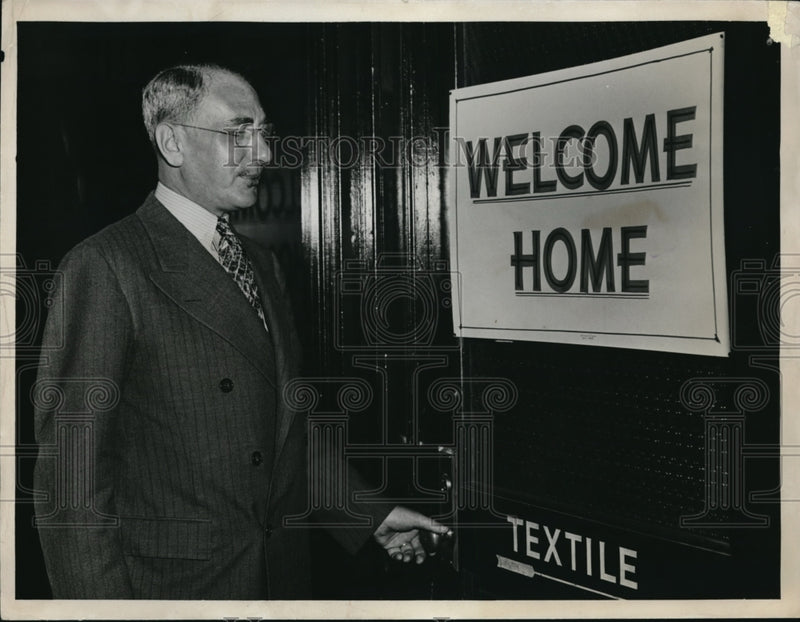 Load image into Gallery viewer, 1939 Press Photo Beryl Peppercorn, President Cleveland Industrial Union Council
