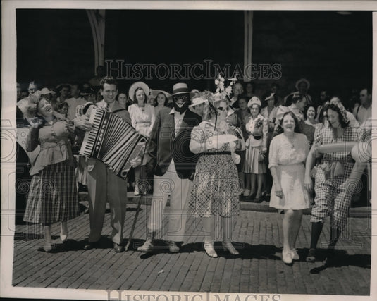 1941 Press Photo Put Your Husband in His Place Club in Baltimore