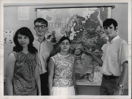 1968 Press Photo S. Somers, M. Matovina, K. Gogolick & L. Tobacman in Russia