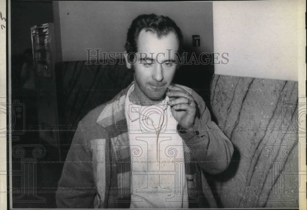 1971 Press Photo Sili Zlatko, Yugoslavian sailor waits after being denied asylum