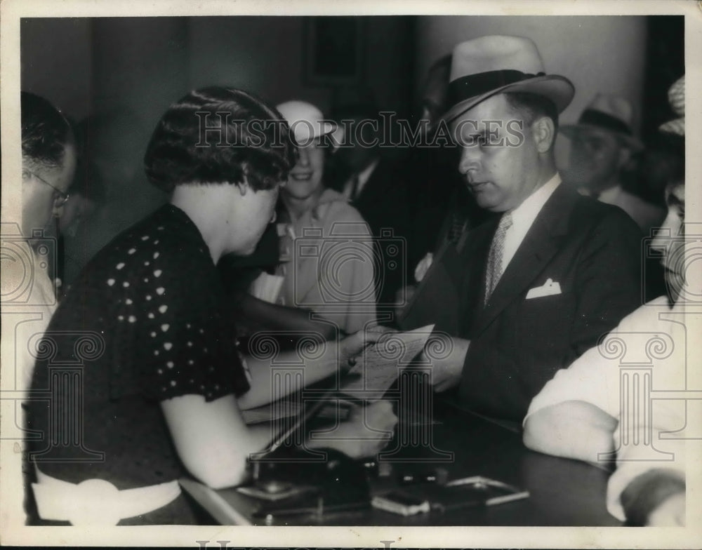 1936 Press Photo Leslie V. Pejeau getting auto driver's license