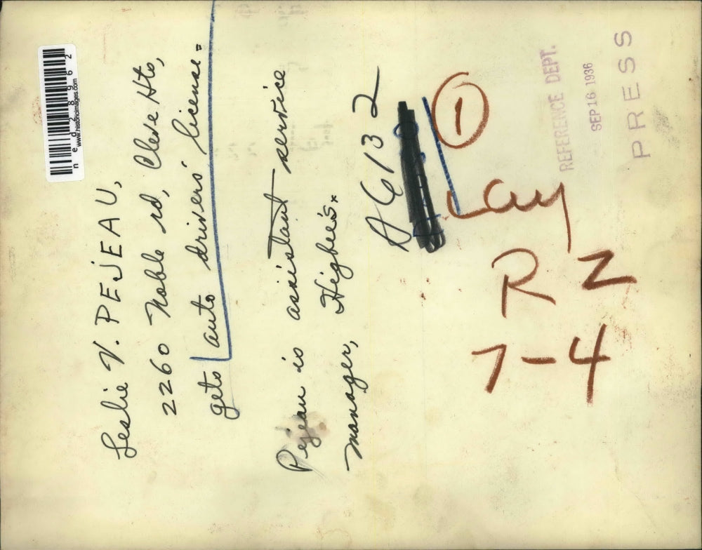 1936 Press Photo Leslie V. Pejeau getting auto driver's license