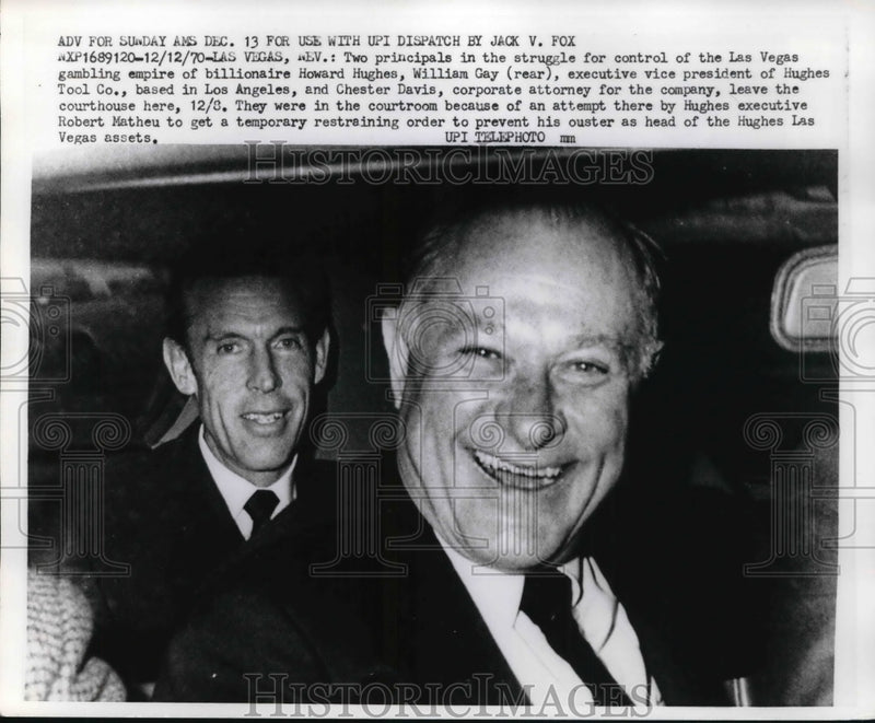 Load image into Gallery viewer, 1970 Press Photo William Gay &amp; Chester Davis leaving courthouse
