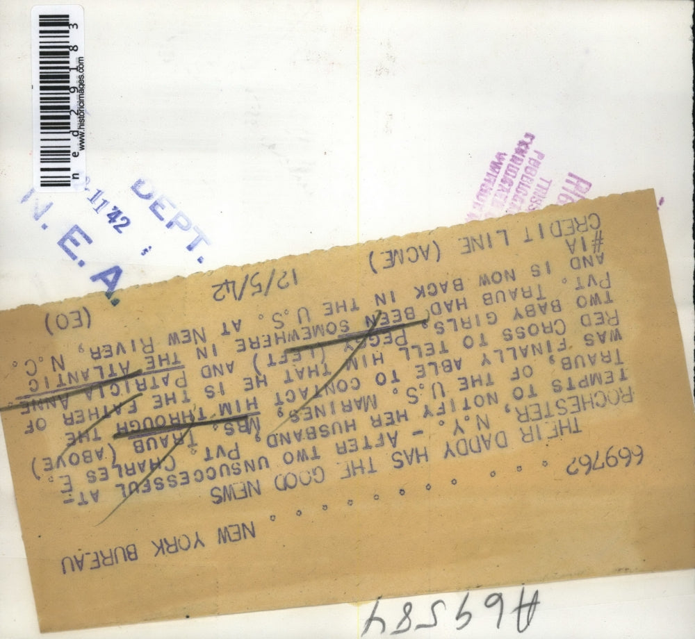 1942 Press Photo Mrs. Traub Gives Birth to Girls Peggy and Patricia Ann