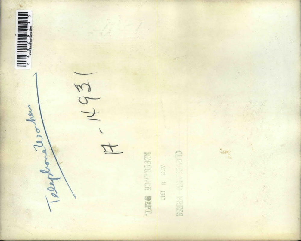 1947 Press Photo 5 girls in Easter Finery while on strike at ATTLL Building