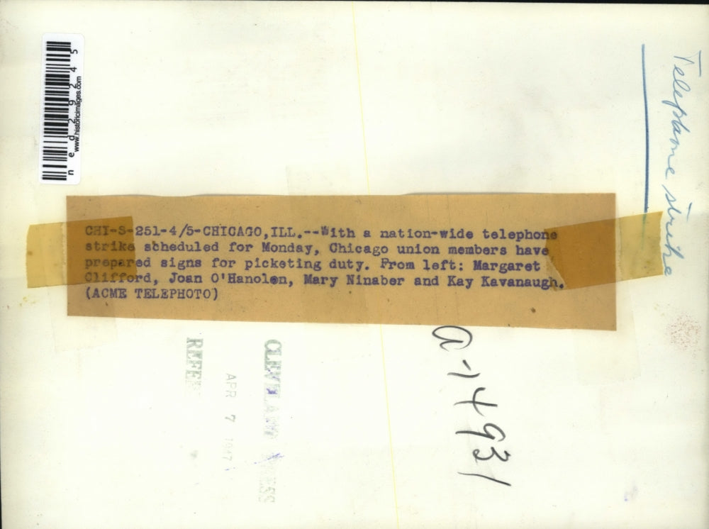 1947 Press Photo Union Members Prepare Signs For Picketing Duty