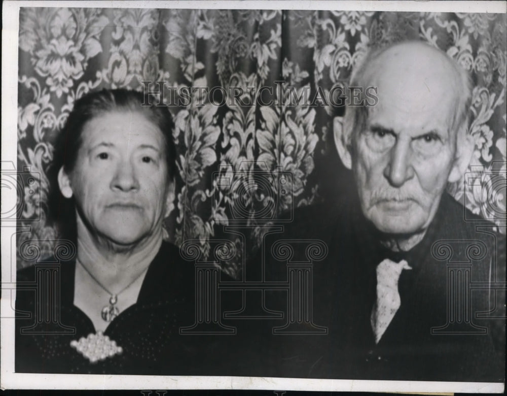 1942 Press Photo Leslie Wilcox, Age 96 War Vet Takes Marie Buttke Age, 65 Bride- Historic Images