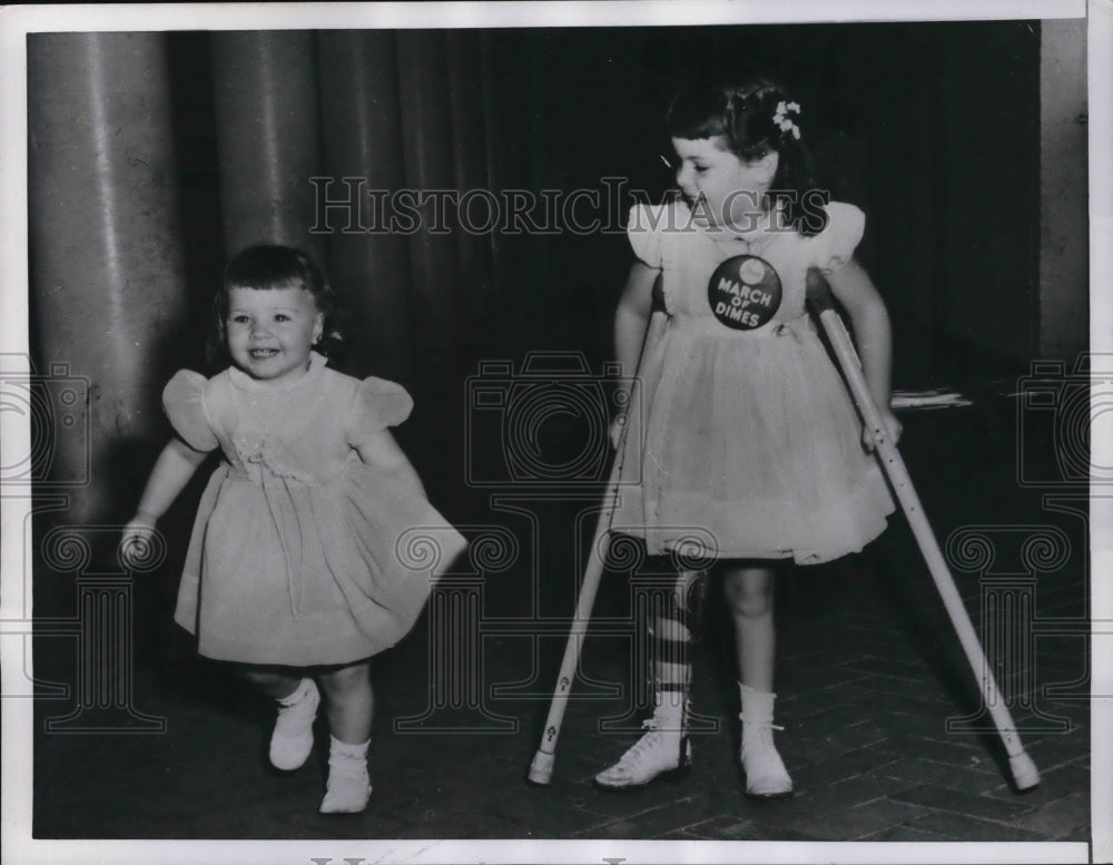1956 Press Photo Marlene Olsen Walks With Her Sister Karen