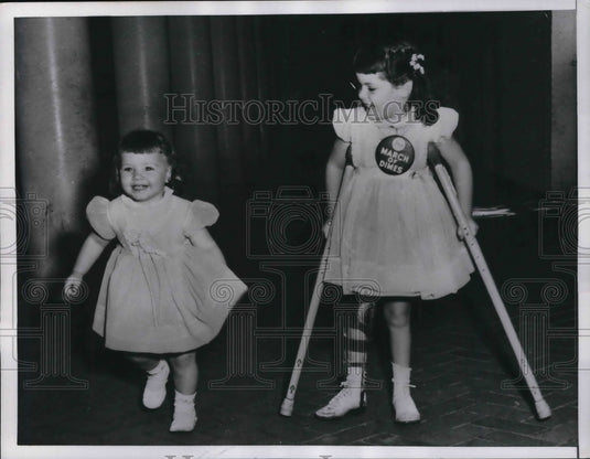1956 Press Photo Marlene Olsen Walks With Her Sister Karen