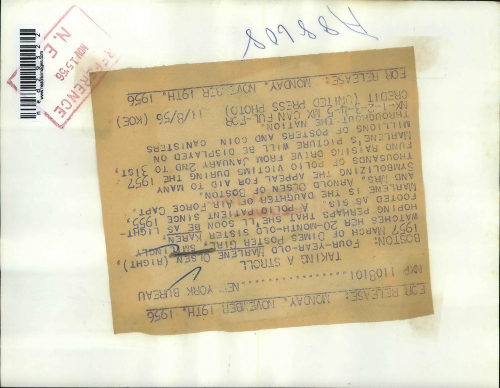 1956 Press Photo Marlene Olsen Walks With Her Sister Karen