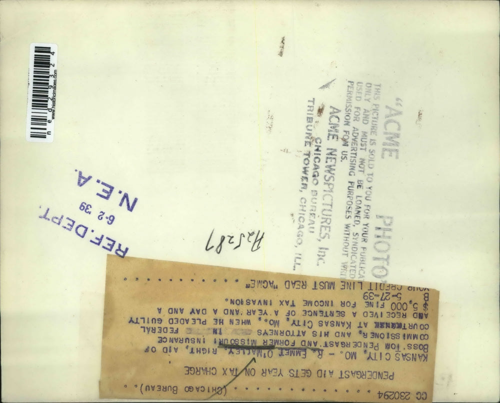 1939 Press Photo R. Emmet O'Malley With Attorneys After Pleading Guilty