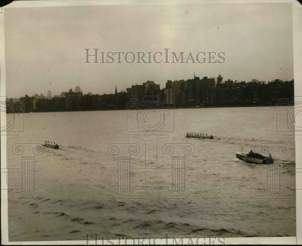 1930 Press Photo Harvard varsity crew beats M.I.T. in varsity race