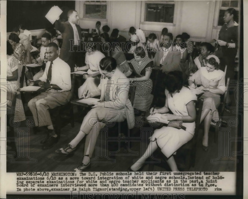 1954 Press Photo D.C. Public schools held first unsegregated teacher examination