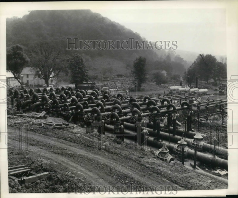 Load image into Gallery viewer, 1957 Press Photo New compressor station of Manufacturers Light and Heat Company

