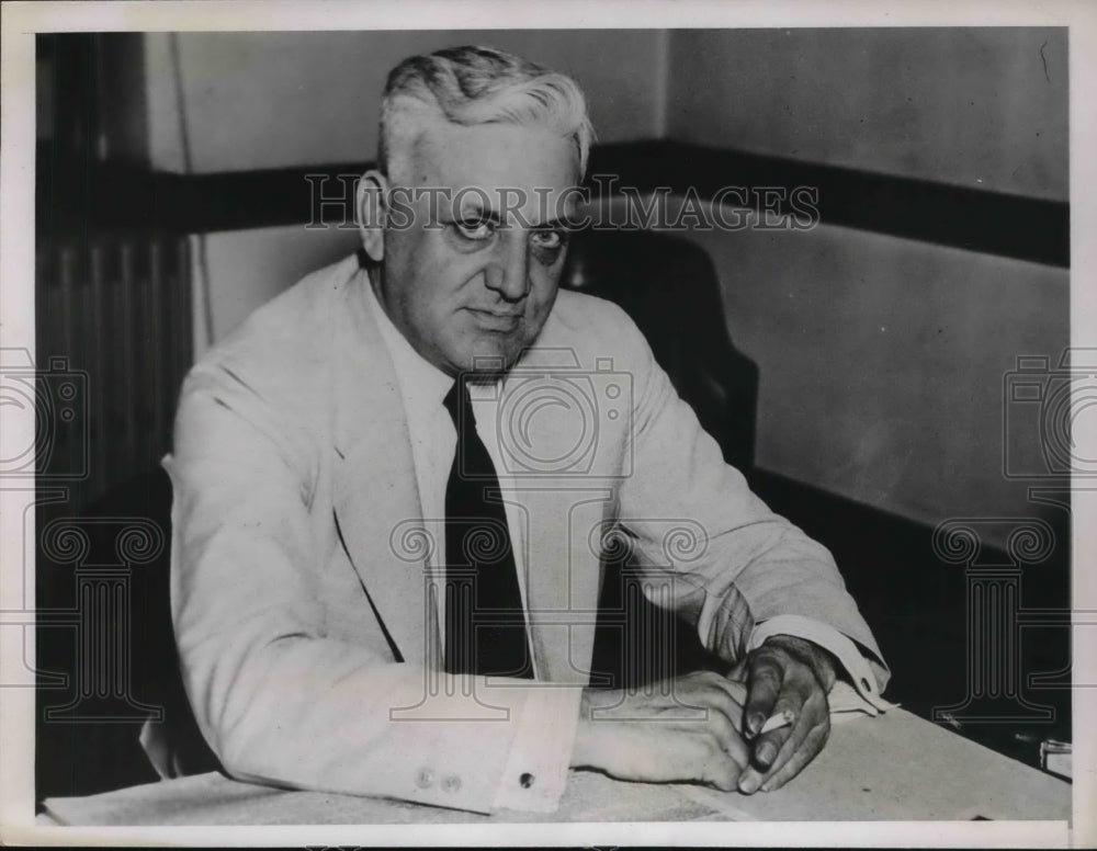1937 Press Photo Harry M. Dixon refused to pass food as mail for strikebound men